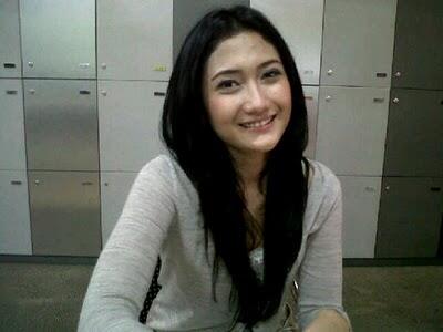 (PART 6) Artis-Artis dan Model CANTIK abjad (F)!!!! Mampir gan...