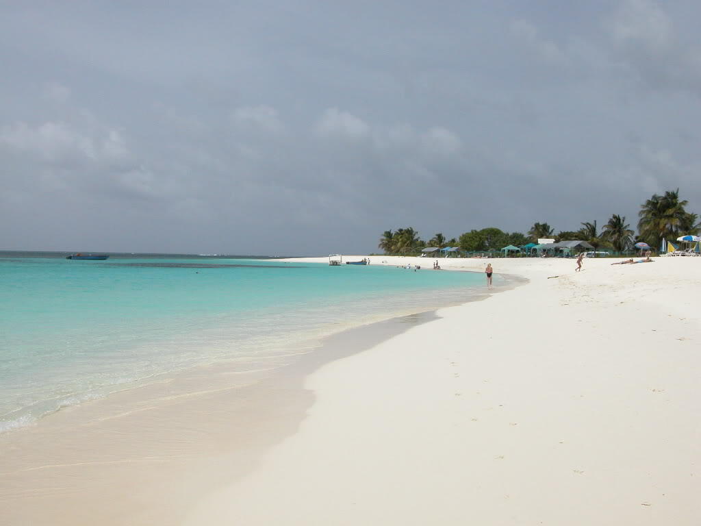 10 pantai terindah di dunia ini gan !!