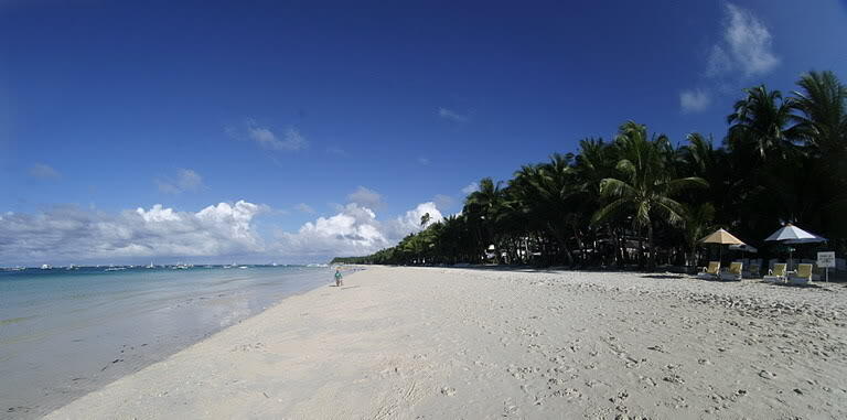 10 pantai terindah di dunia ini gan !!