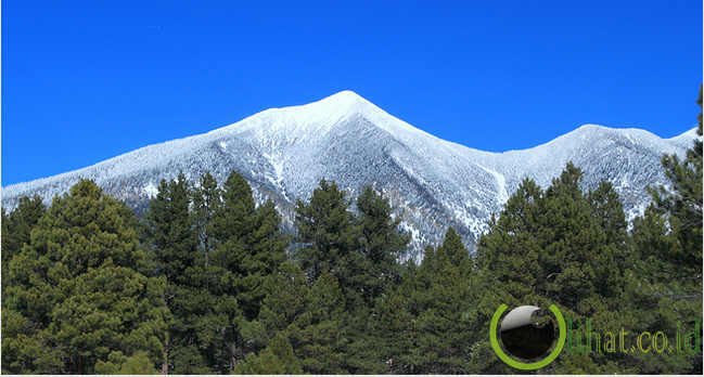 10 Gunung paling di sucikan di dunia