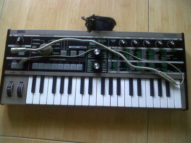 Jual Micro Korg mulus, kumplit & Hardcase