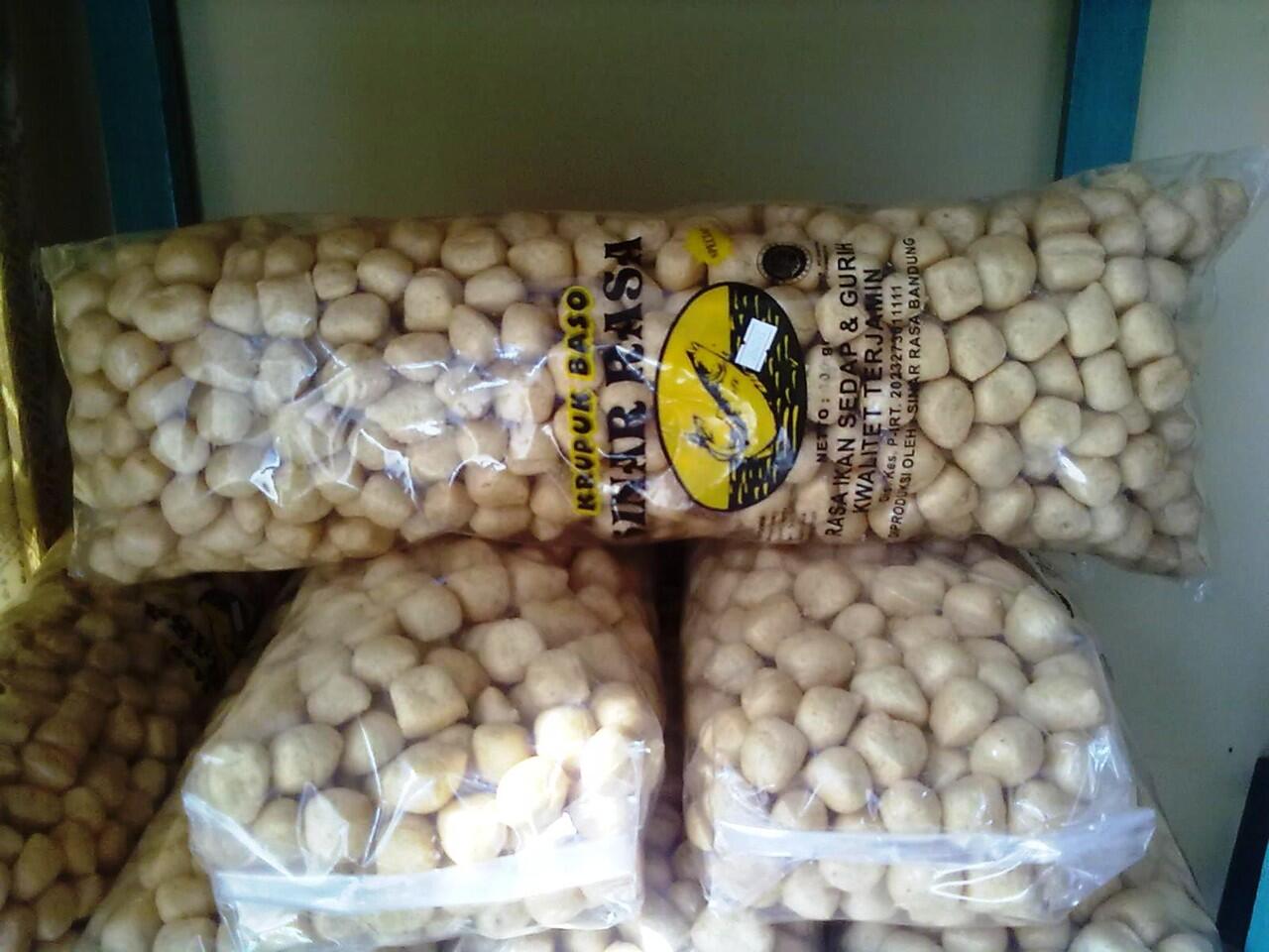 stick bawang ,kerupuk bakso,snack makan kering