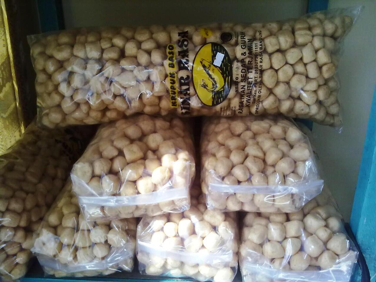 stick bawang ,kerupuk bakso,snack makan kering