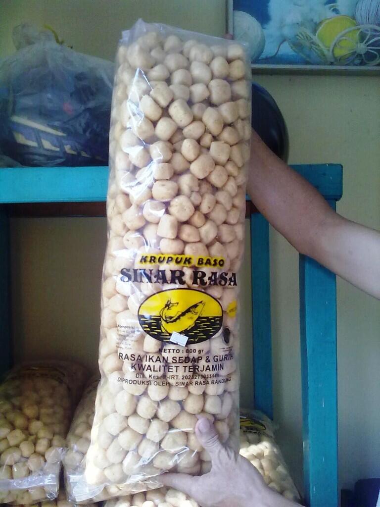 stick bawang ,kerupuk bakso,snack makan kering