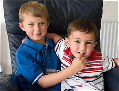 Masih inget Harry and Charlie???