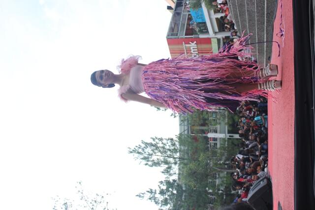 Baju baju yang terbuat dari bahan daur ulang, karya anak bangsa dari cimahi