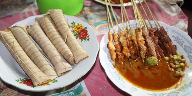 10 Makanan Lezat Tradisional Indonesia yang Wajib Dicoba