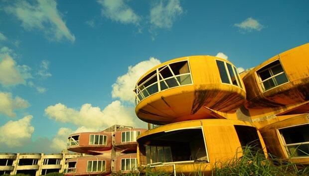Rumah-rumah Unik Bergaya UFO