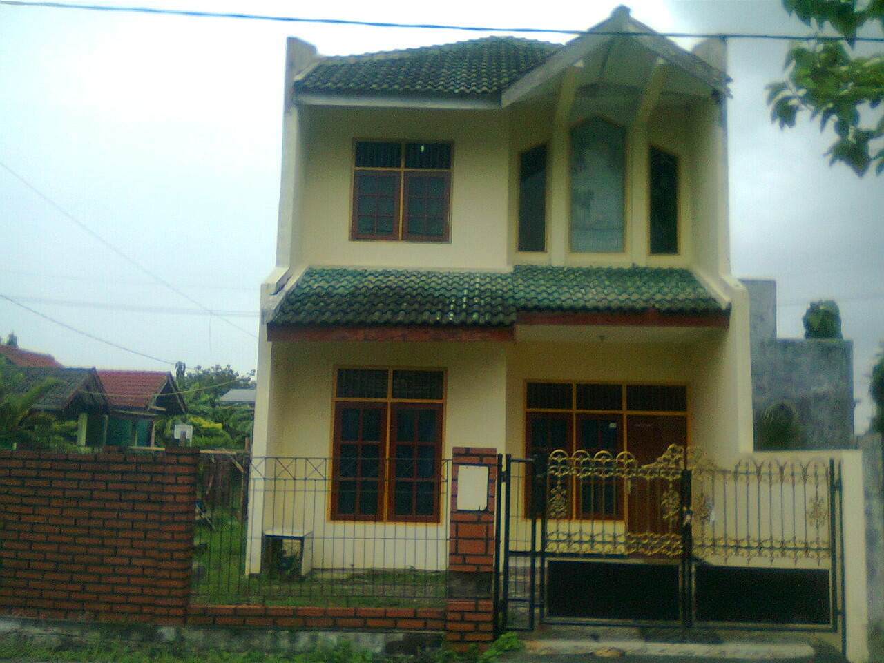 Dijual rumah cantik pinggiran kota Sidoarjo lokasi strategis