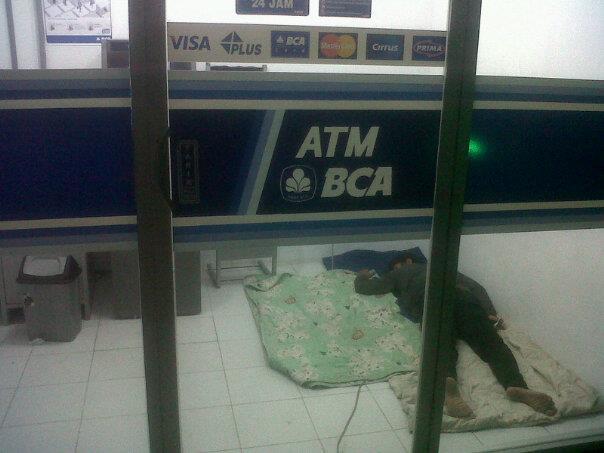 Satu-satunya Kamar Tidur yang Dilengkapi Mesin ATM. Penasaran? Masuk Gan! 48/