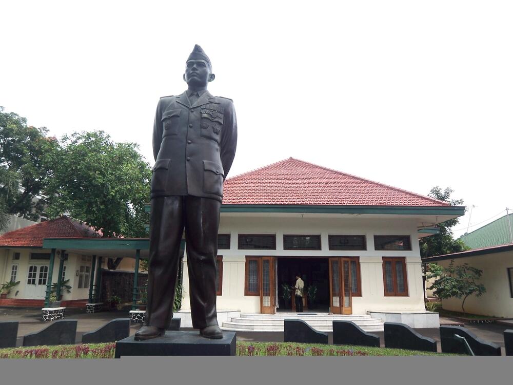 Apa yang Terjadi di Rumah Ade Irma Suryani Nasution, Dinihari 1 Oktober 1965?