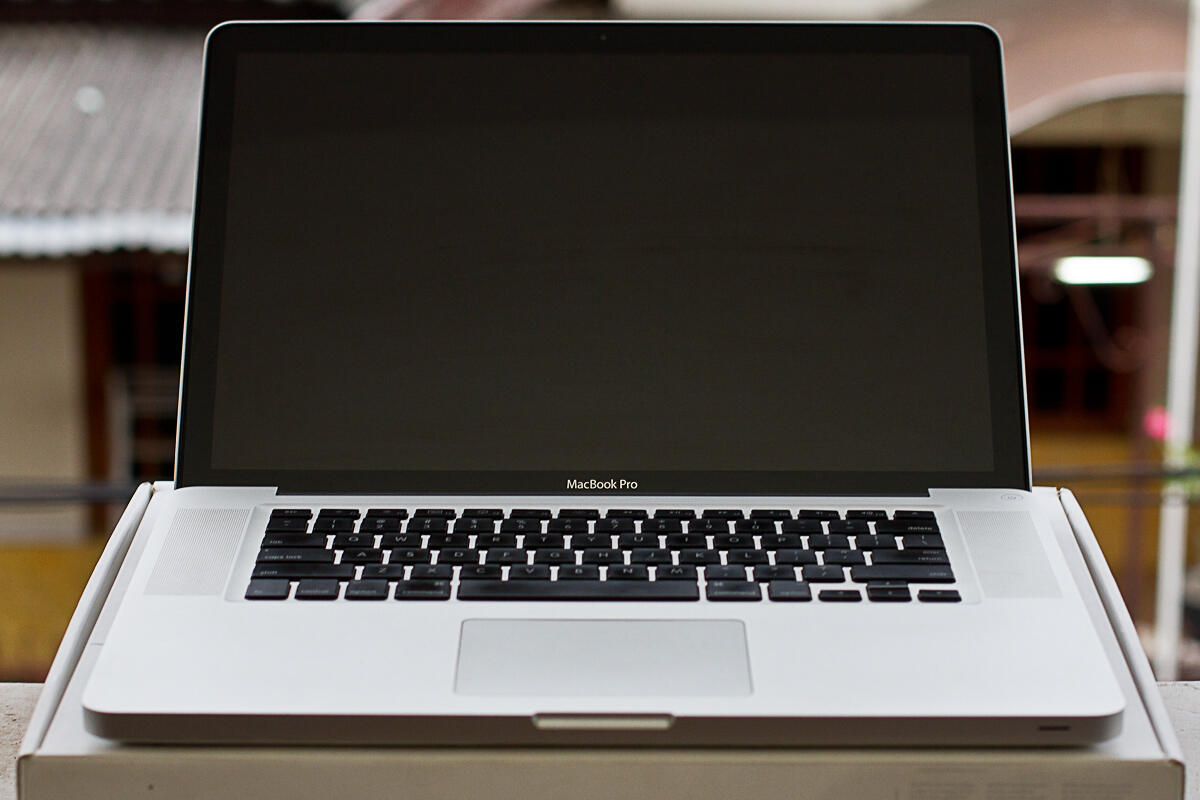 MacBook Pro 15" Custom C2D 2,8 GHz Middle 2009