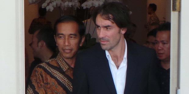 Ke Balai Kota, Robert Pires sambangi Bareng Jokowi