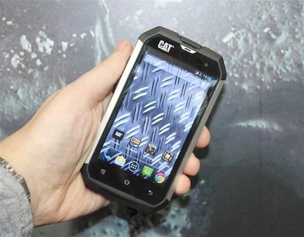 Smartphone Android Super Tangguh