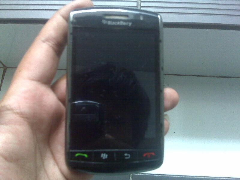 BB BLACKBERRY STORM 9500 MURAH GAN