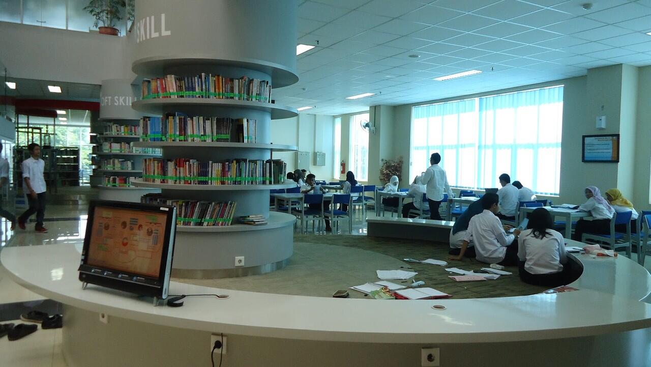 Menengok Kemewahan Fasilitas Perpustakaan ITB