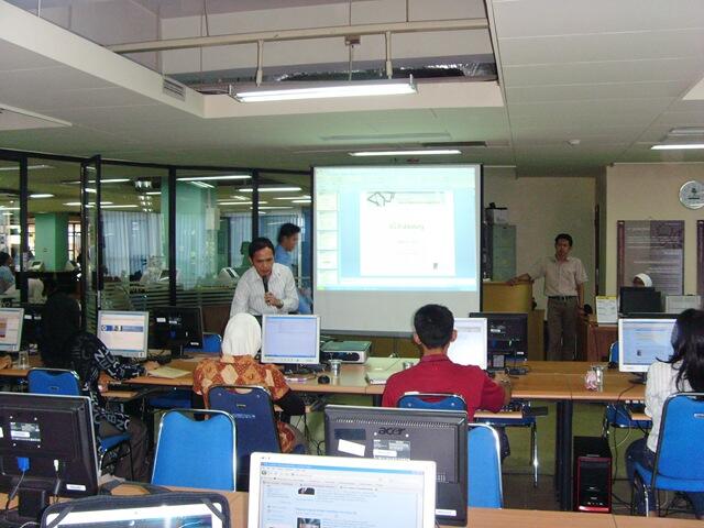 Menengok Kemewahan Fasilitas Perpustakaan ITB
