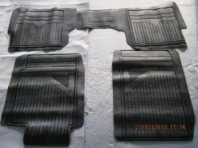KARPET KARET YARIS DB