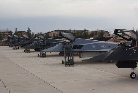 Kisah Satu-satunya F-117 Nighthawk Yang Dicat Abu-abu