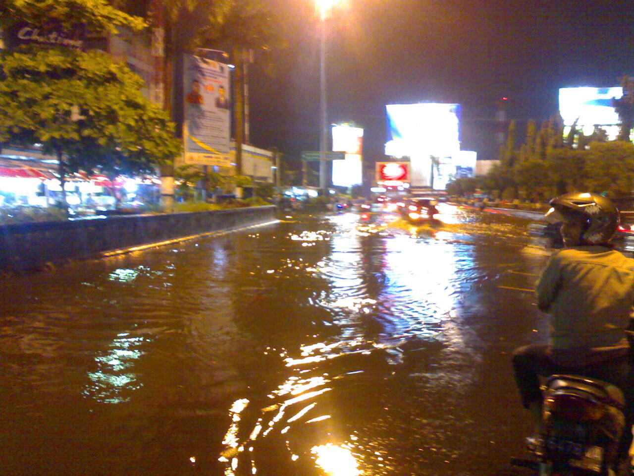 &#91;pic&#93; Semarang barusan banjir gan 