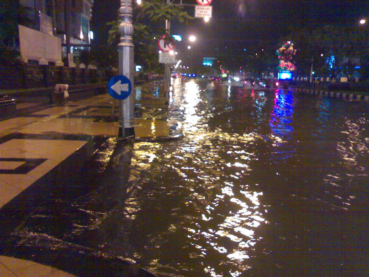 &#91;pic&#93; Semarang barusan banjir gan 