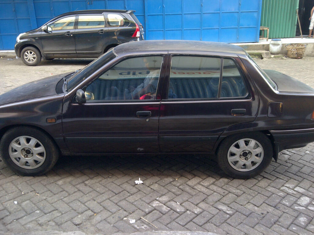 DAIHATSU CHARADE CLASSY TAHUN 1994