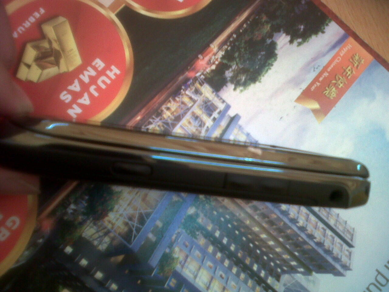 J > BB 9800 Black Ex TAM