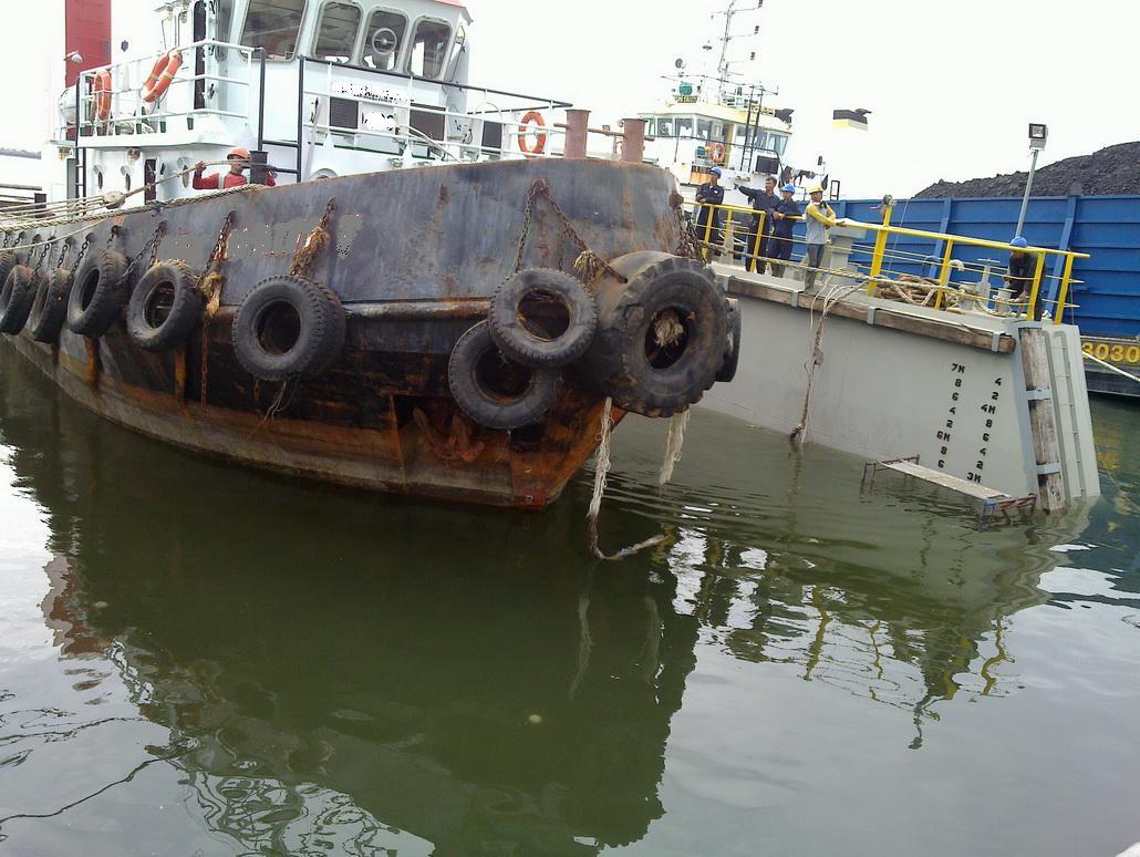 Uniknya Floating Dock