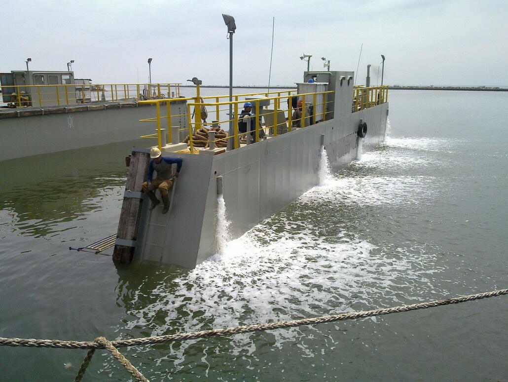 Uniknya Floating Dock