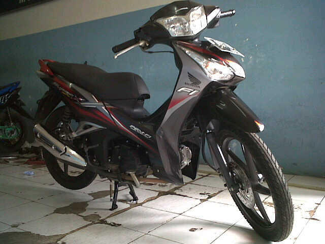 SUPRA X 125 CW HELM IN 2012