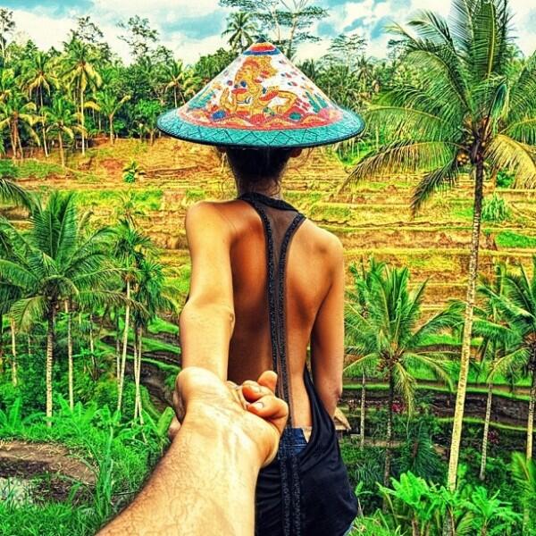 FOTO UNIK, Fotografer memfoto tangan pacarnya selama Traveling