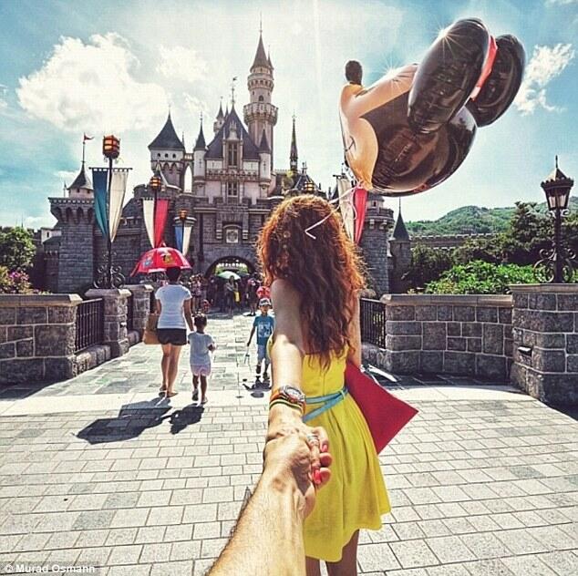 FOTO UNIK, Fotografer memfoto tangan pacarnya selama Traveling
