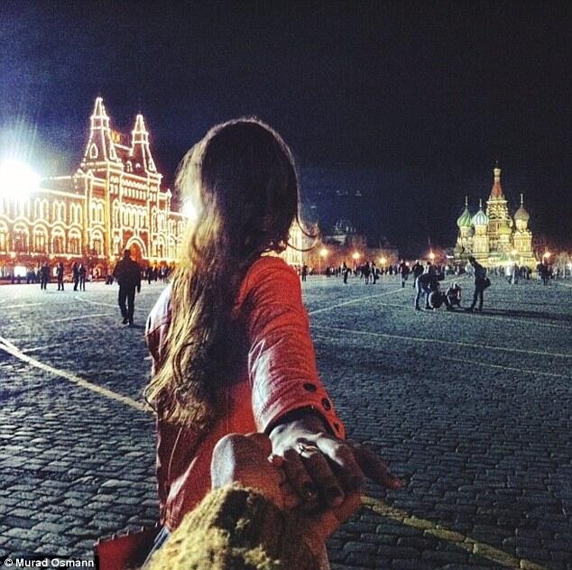 FOTO UNIK, Fotografer memfoto tangan pacarnya selama Traveling