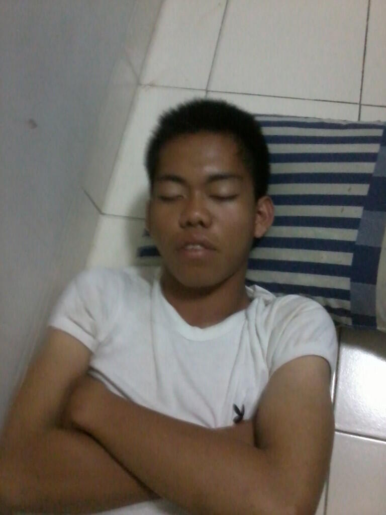 berbagai macam ekspresi dan gaya tidur