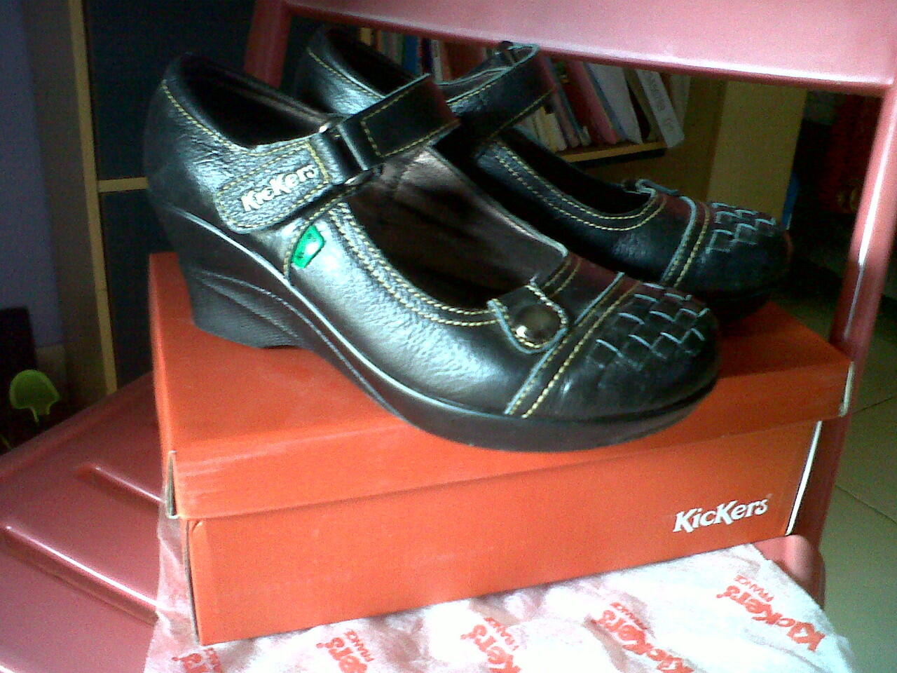 Cari jualsepatu kickers wanita 100% original !  KASKUS