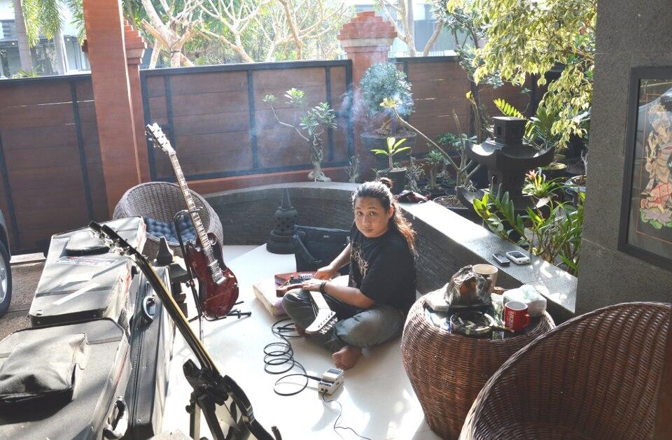 Terima Jasa : Service & Tune Up - Alat Musik ,, Guitar ,, Bass ,, Instrument DLL