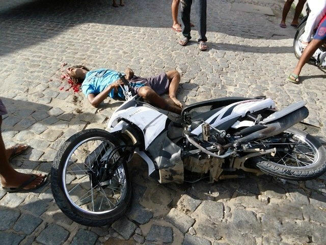 Accident Motorcycle VS Bus in Penedo, Brazil