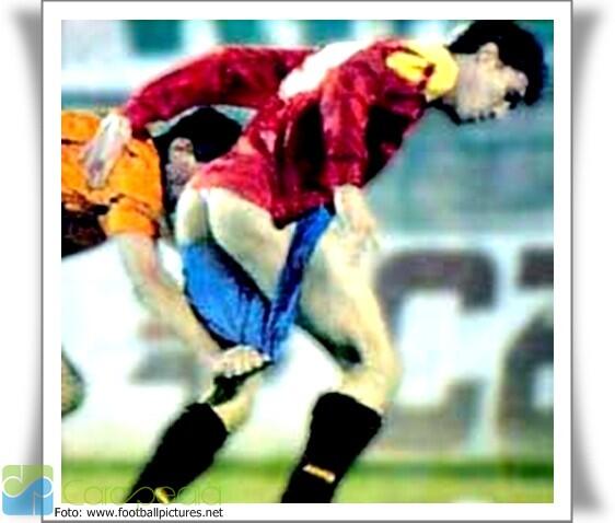 Bukan sekedar main bola (pict ngakak)