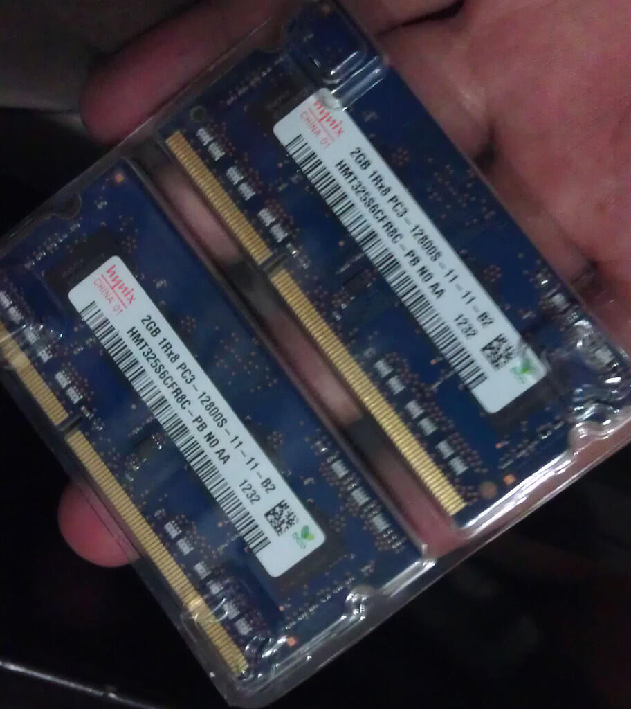 Hynix 2x2GB PC3-12800S