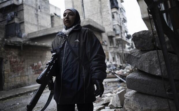 Sniper Wanita di Tengah Pertempuran Suriah &#91;Langka gan!&#93;