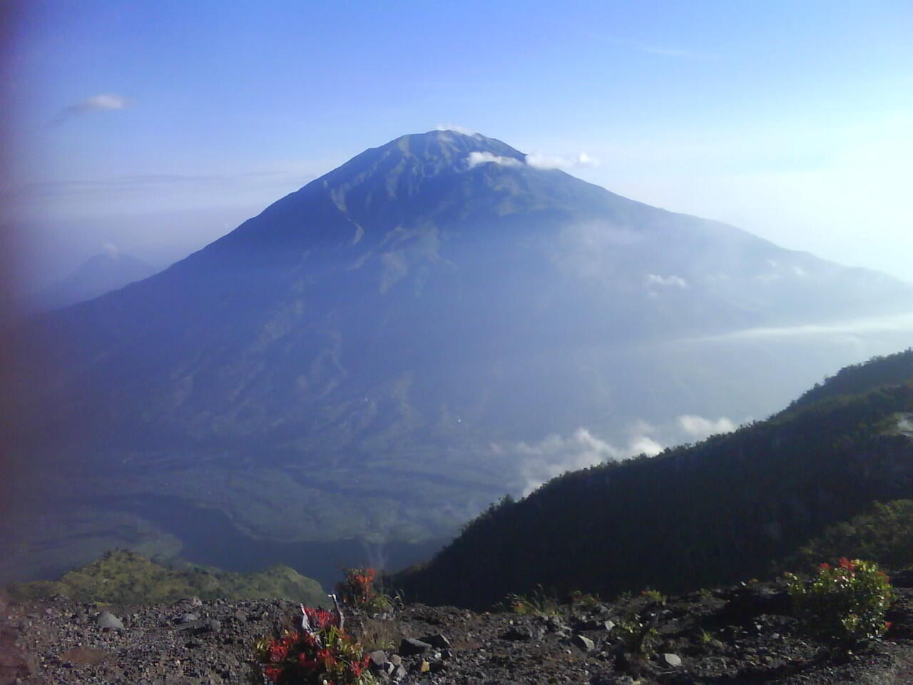 PENDAKIAN PERTAMAKU, MERAPI VIA SELO