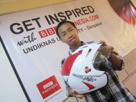 Bocah 13 Tahun Ciptakan Helm yang Bikin Kepala Adem
