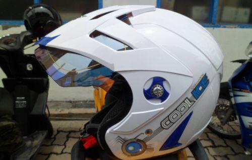 Bocah 13 Tahun Ciptakan Helm yang Bikin Kepala Adem