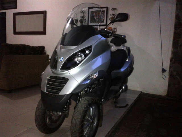 JUAL PIAGGIO MP3 250cc th2008