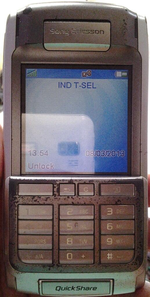 REPOST => Jual BUTUH HP jadul soner P910 batangan Jkt apa adanya