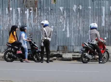 Pak Polisi Lalu Lintas, Mengapa Saya Membenci Anda?