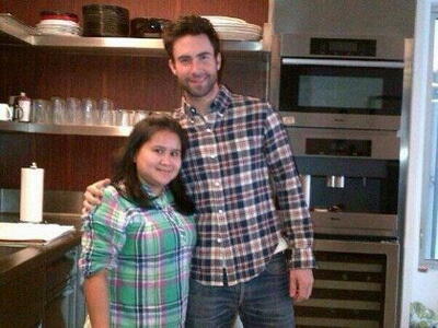 Heboh! Asisten rumah tangga Adam Levine ternyata asli orang Indonesia !!