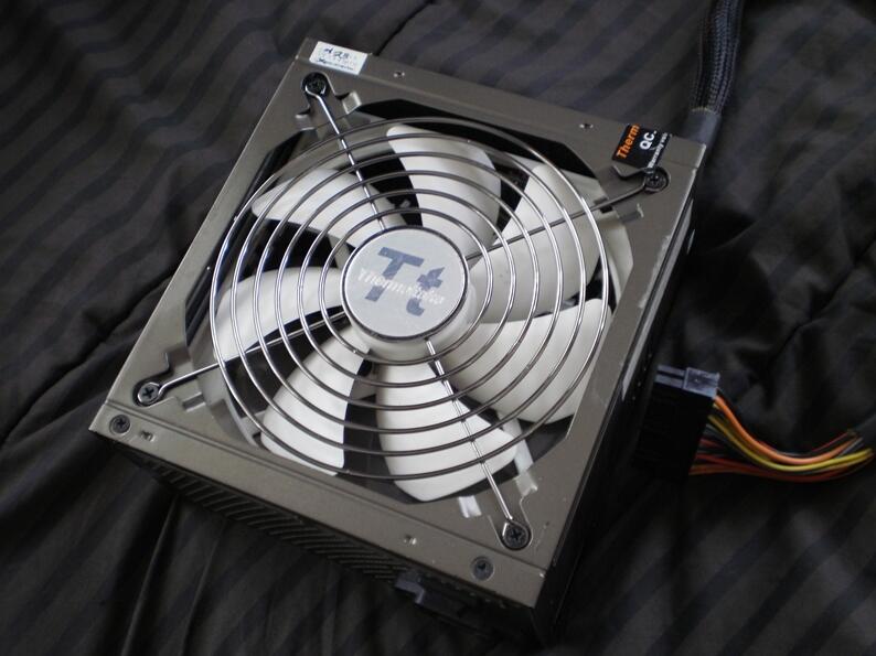 Q fan. Edge-Core Fan Modules with Port-to-Power Airflow.