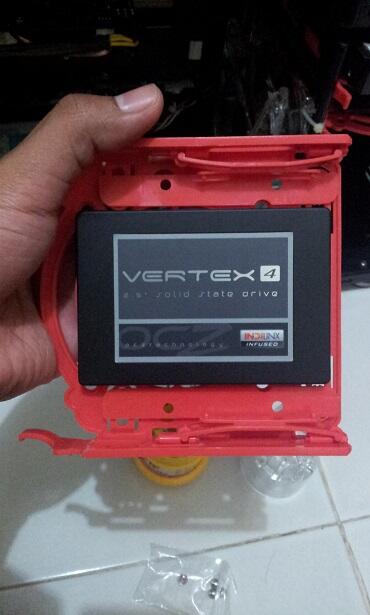 OCZ Vertex 4 128 GB - pemakaian 2 bulan - like new
