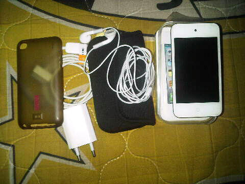 WTS : Ipod Touch Gen. 4 8GB